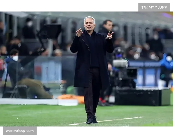 伯纳乌球场球迷不当手势引发关注,皇马俱乐部迅速启动纪律程序 伯纳乌球场球迷不当手势引发关注,皇马俱乐部迅速启动纪律程序